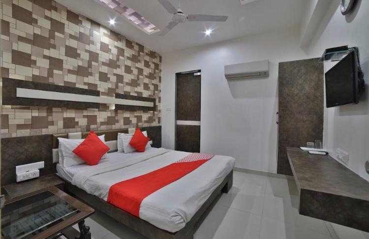 גנדהינאגר Hotel Green Apple מראה חיצוני תמונה