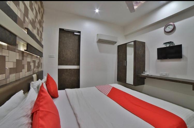 גנדהינאגר Hotel Green Apple מראה חיצוני תמונה